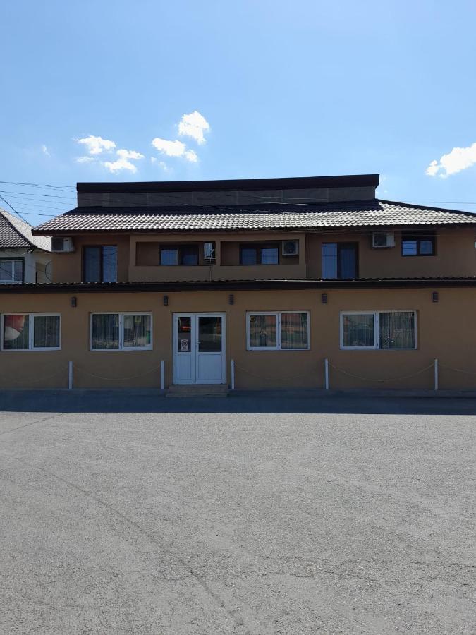 Pensiunea Albert Harsova Exterior foto